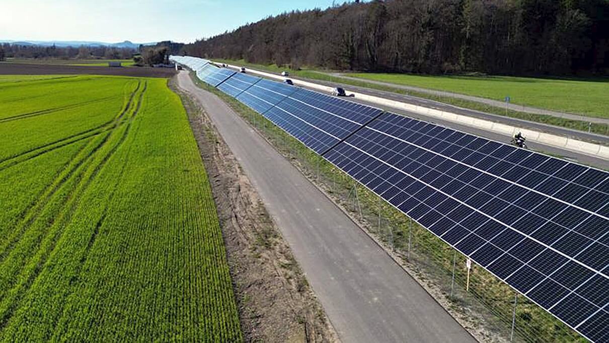 Solarpark Lärmschutzwall Allensbach © solarcomplex