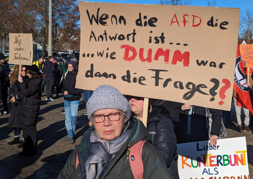 Anti-AfD-Demo Rottweil Dumme Frage 24.2.24 ©Michael Wirz