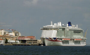 2c Kreuzfahrtschiff Lissabon © Pit Wuhrer